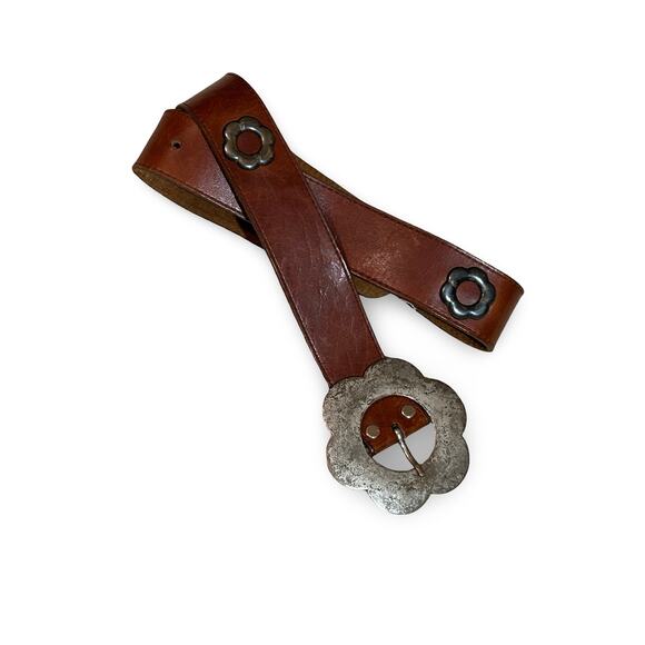 Vintage 70s Floral Pewter Buckle Brown Leather Belt Flower Accent Boho Medium main image 6